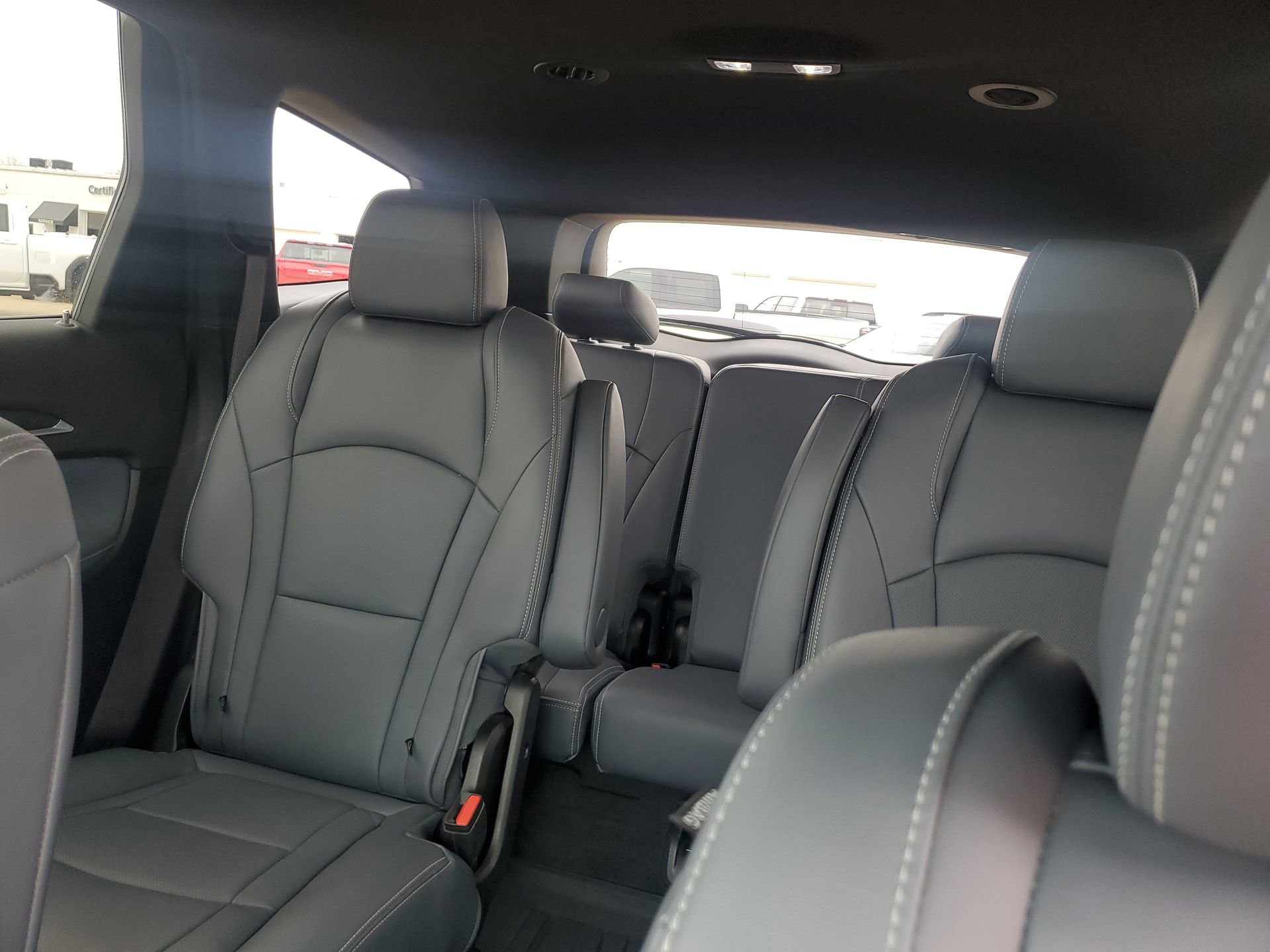 Used 2022 Buick Enclave Essence w/ Sport Touring Edition FWD image 27