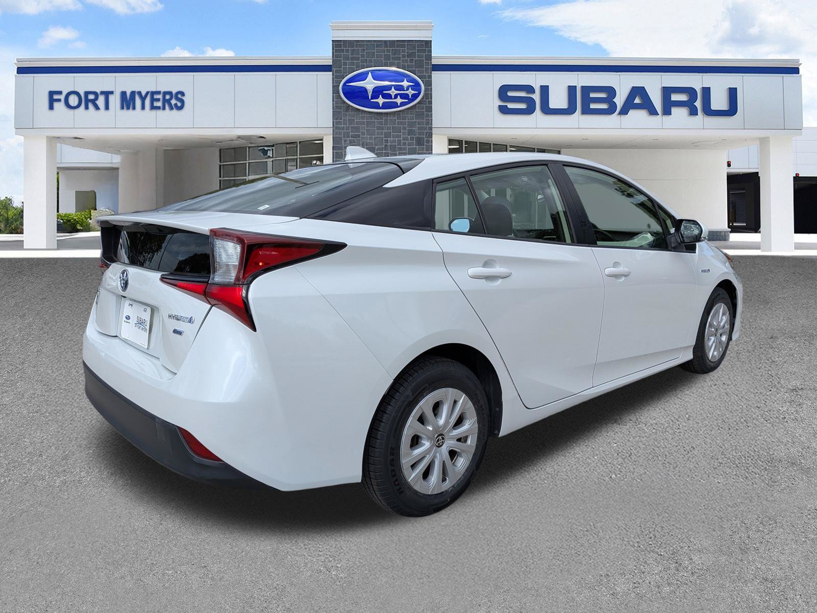 Used 2021 Toyota Prius L Eco FWD image 4