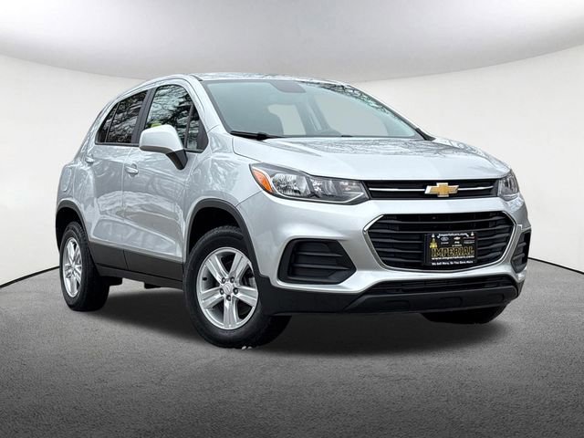 Used 2021 Chevrolet Trax LS w/ Tint and Cruise Package image 2
