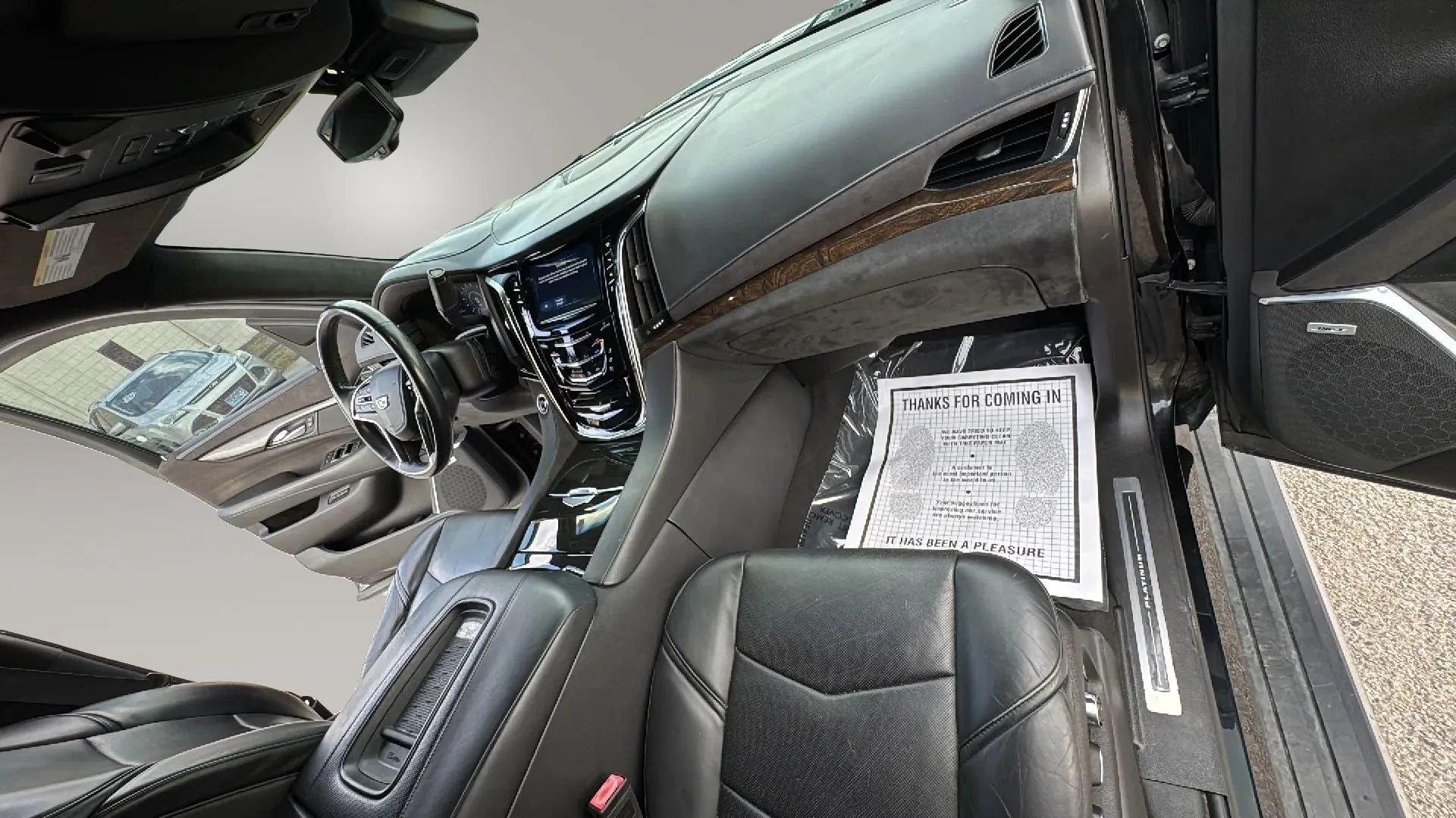 Used 2016 Cadillac Escalade Platinum RWD image 26