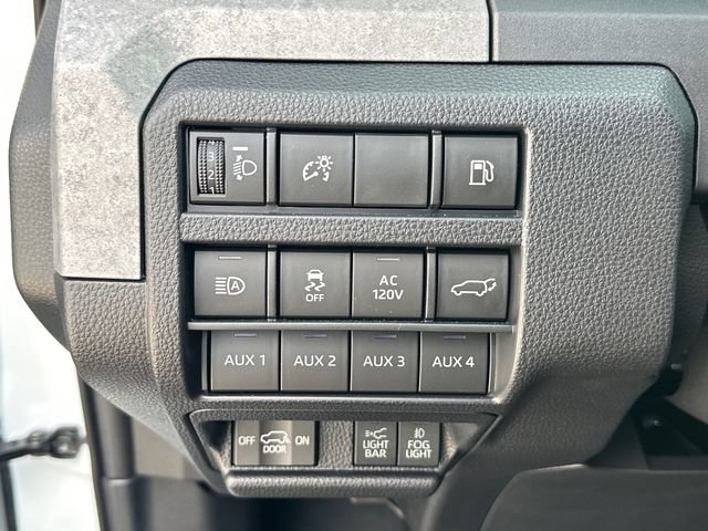 Used 2025 Toyota 4Runner Trailhunter AWD/4WD image 19