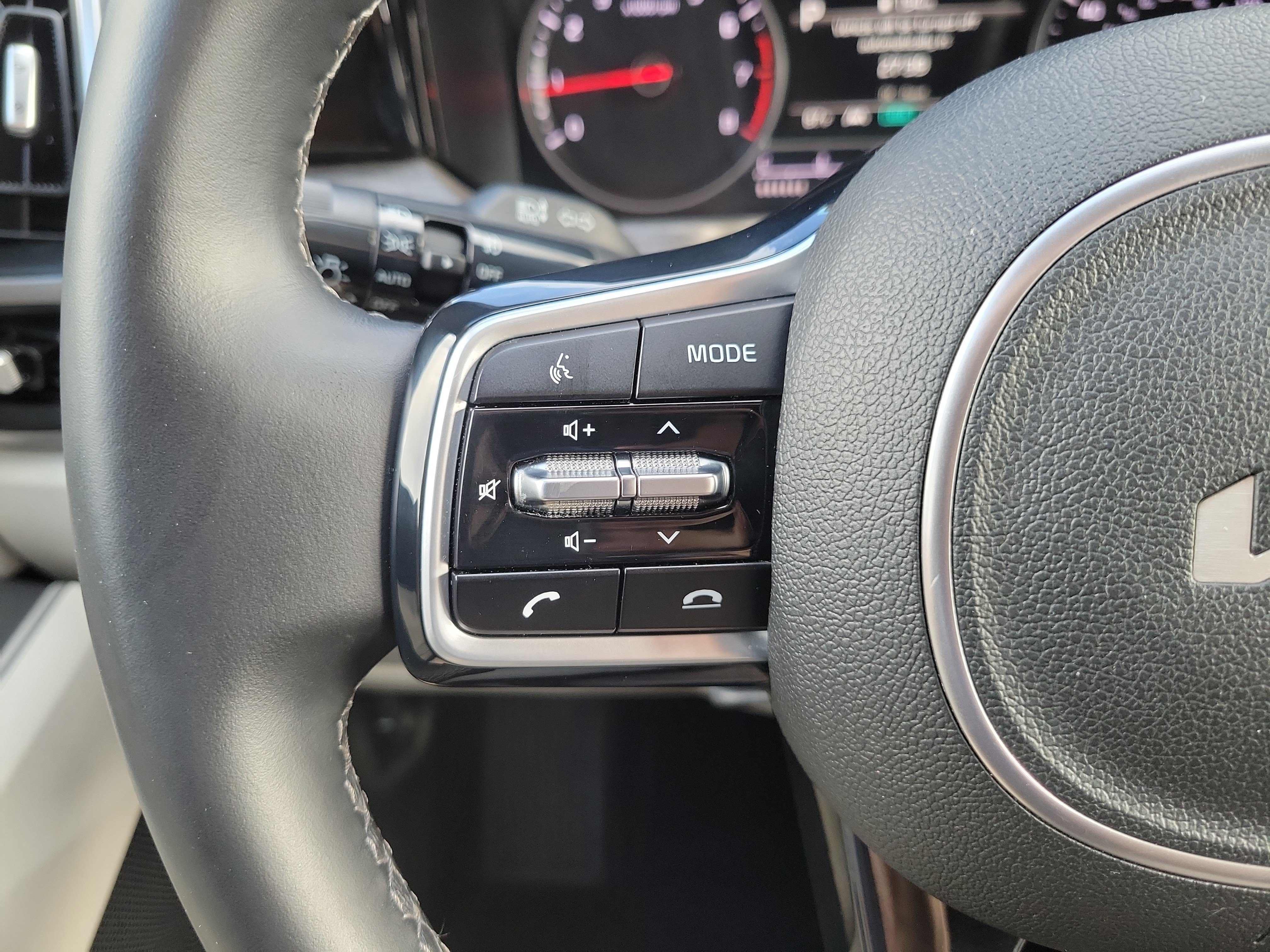 Used 2022 Kia Sorento EX w/ Panoramic Sunroof Package FWD image 29