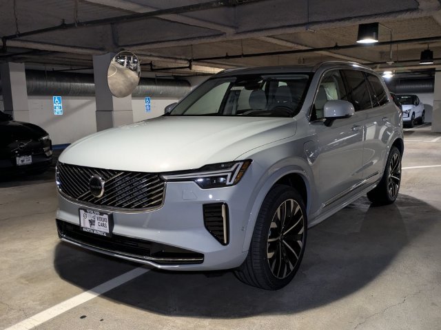New 2026 Volvo XC90 T8 Ultra w/ Protection Package AWD/4WD image 7