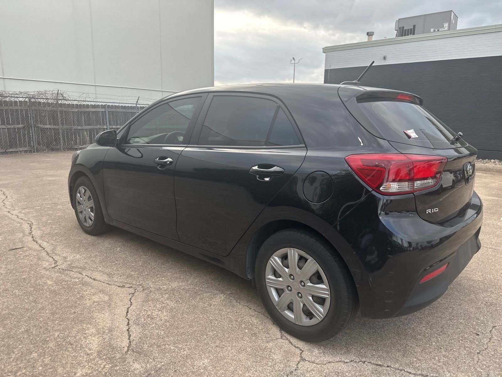 Used 2021 Kia Rio S image 3