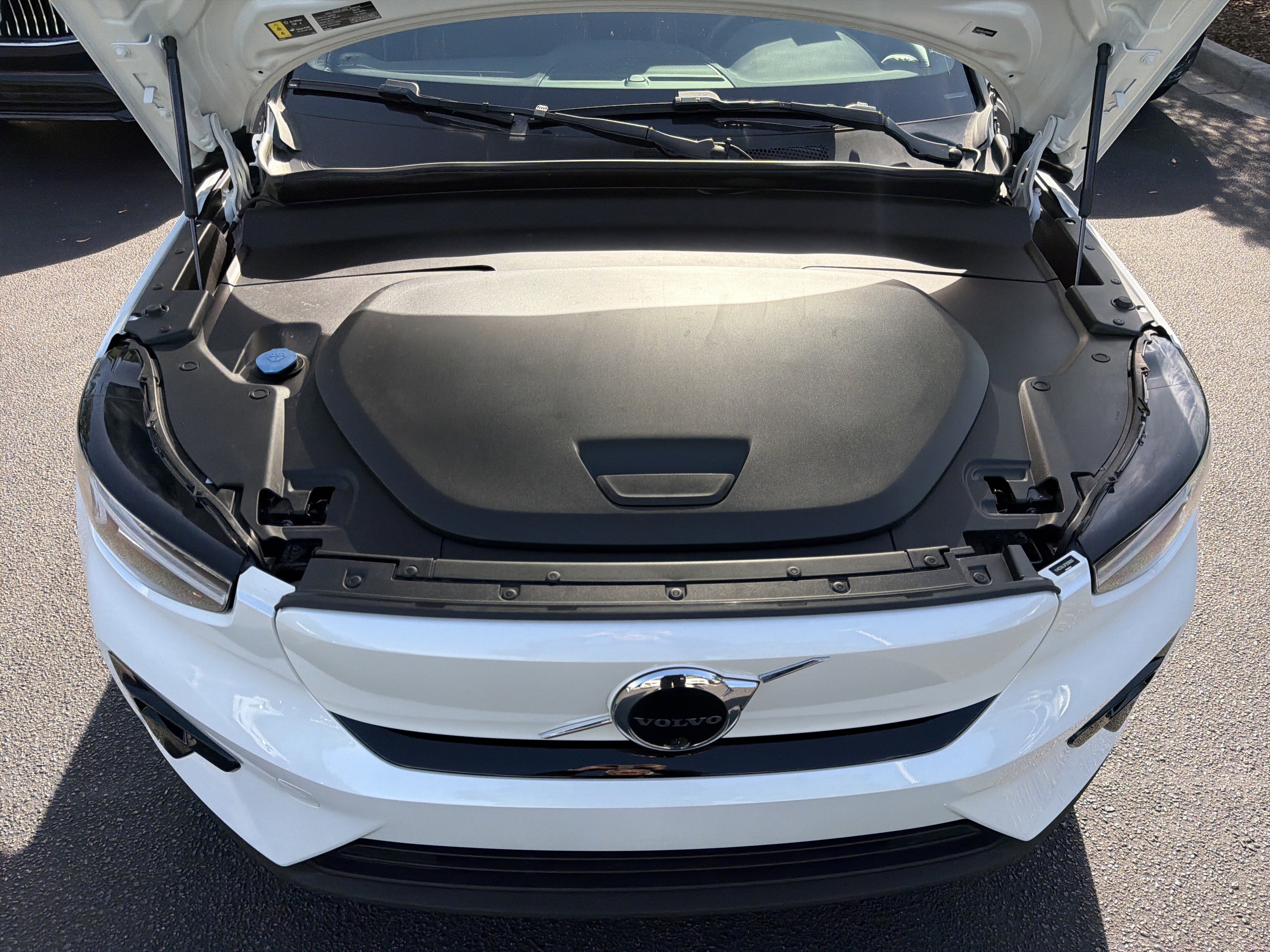 Certified 2023 Volvo XC40 Recharge Plus w/ Protection Package Premier AWD/4WD image 36