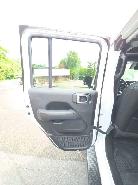 Used 2021 Jeep Wrangler Unlimited Sahara AWD/4WD image 29