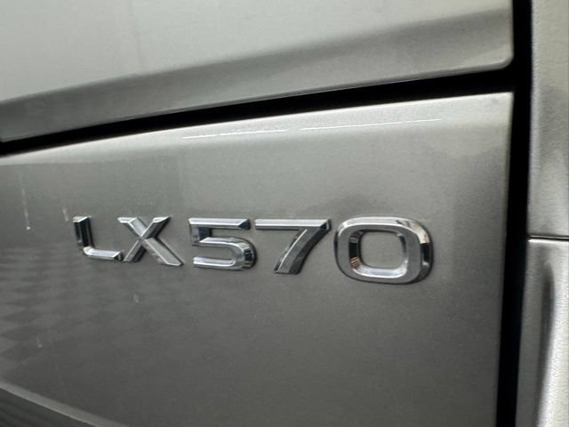 Used 2019 Lexus LX 570 4WD w/ Luxury Package image 35