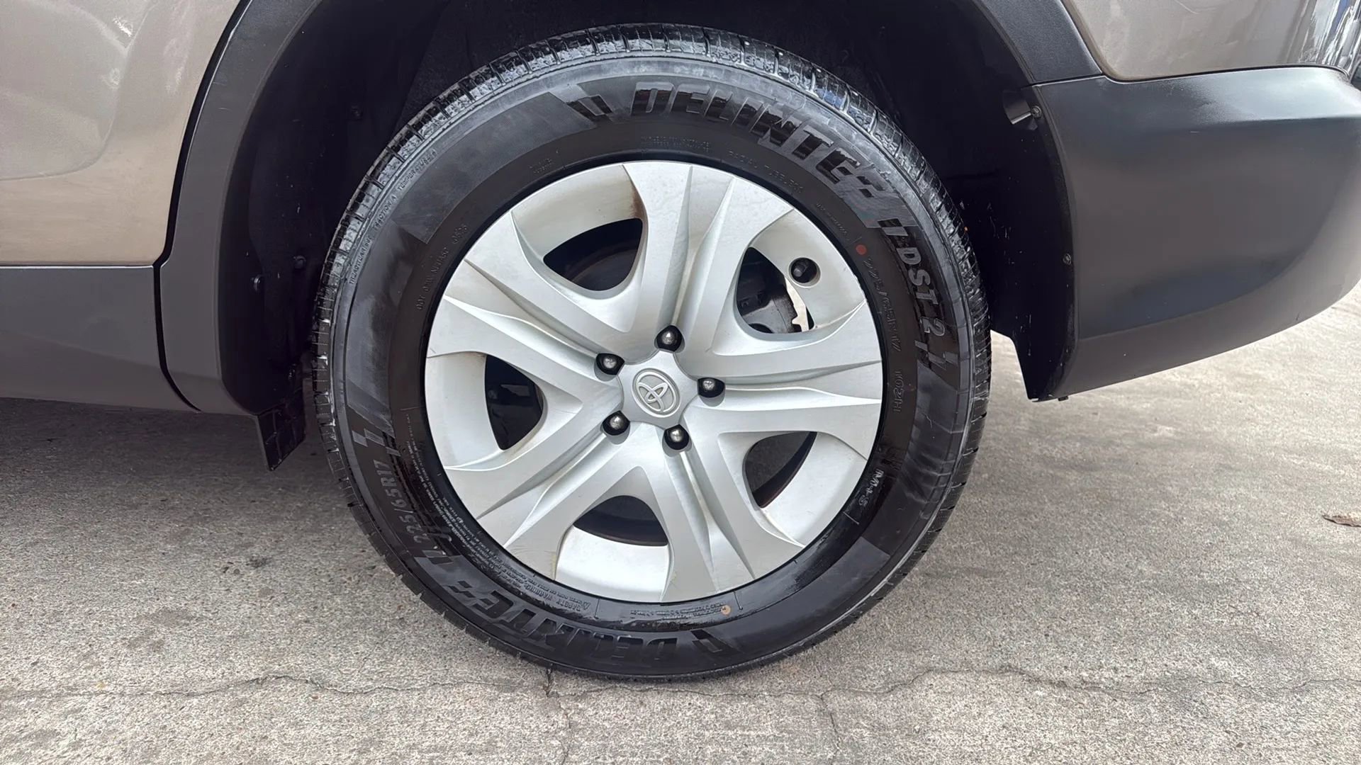 Used 2013 Toyota RAV4 LE image 24