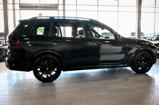 Used 2023 BMW X7 xDrive40i w/ Executive Package image 4