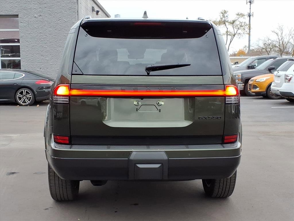 Used 2025 Lexus GX 550 image 4