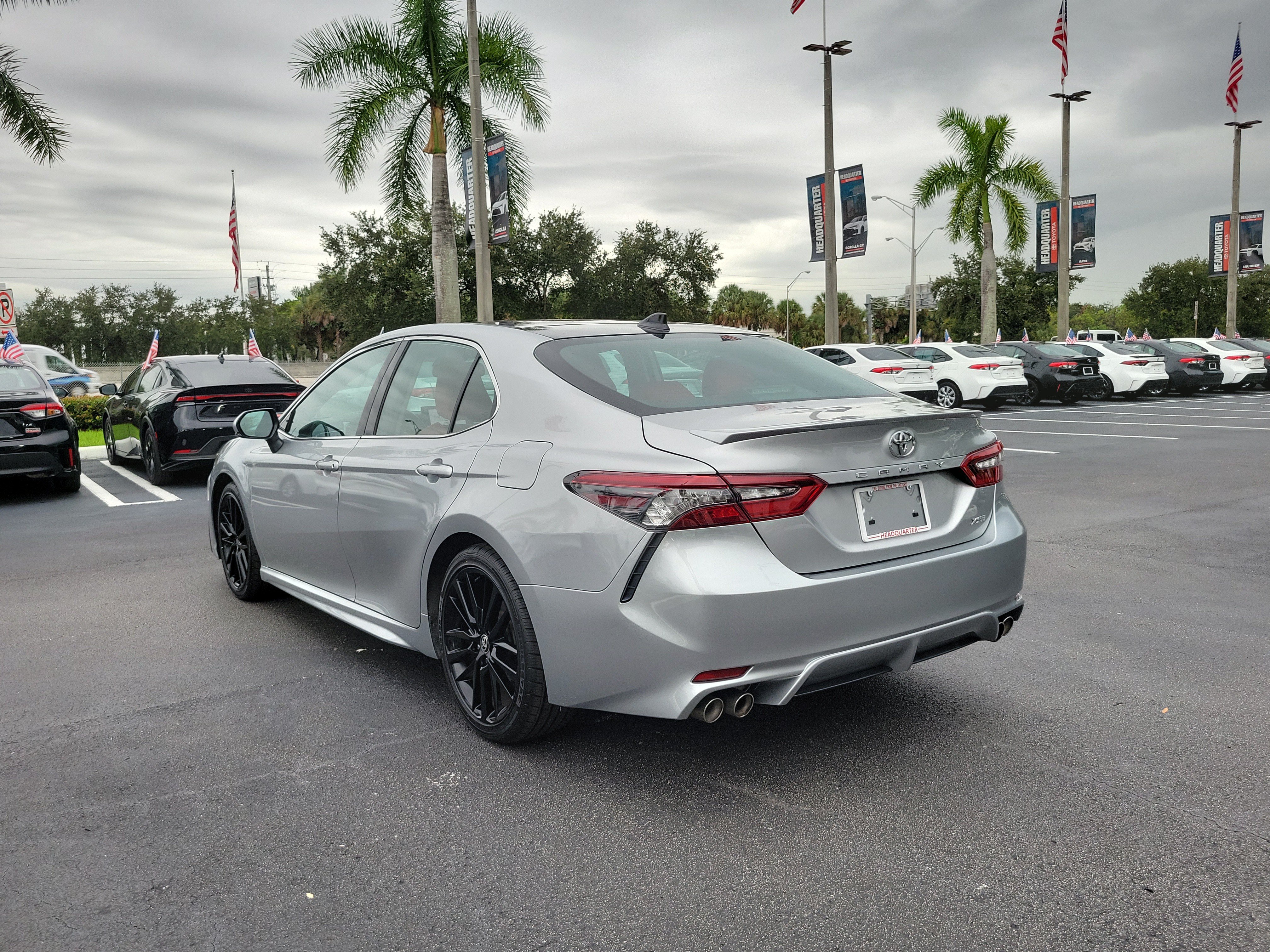 Used 2021 Toyota Camry XSE FWD image 9
