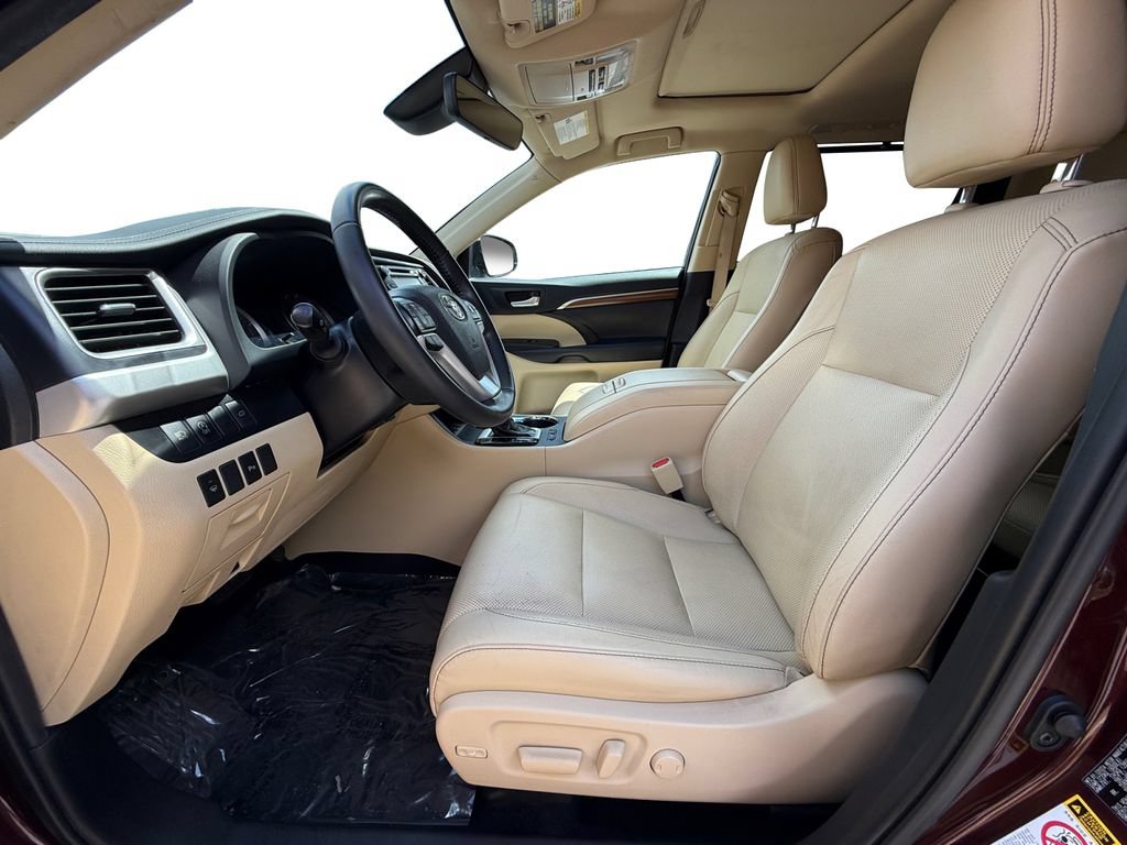 Used 2019 Toyota Highlander Limited AWD/4WD image 9
