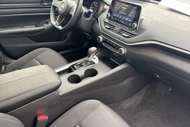 Used 2025 Nissan Altima 2.5 S image 16