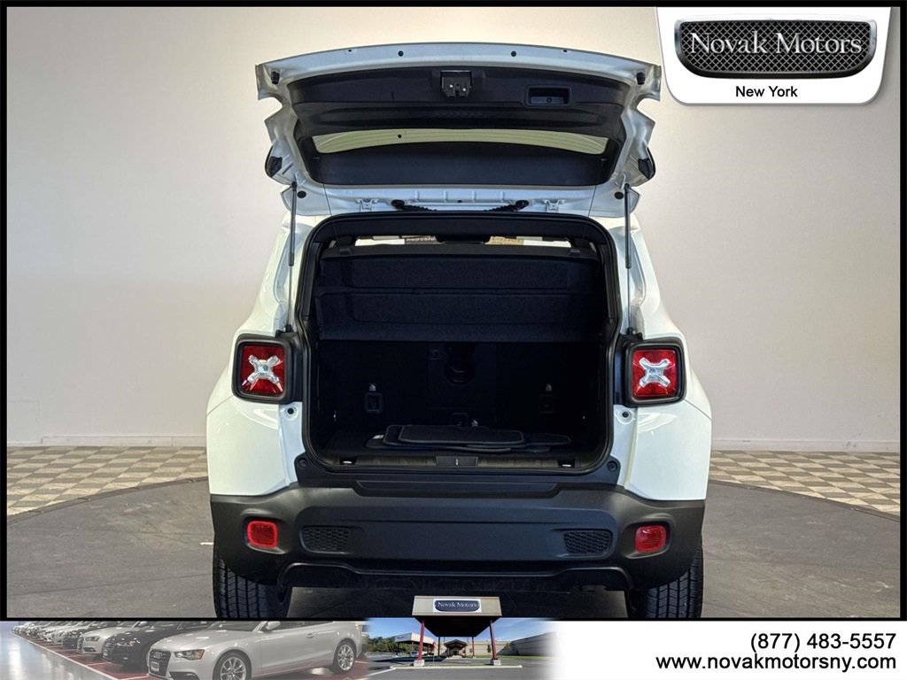 Used 2021 Jeep Renegade Latitude image 9