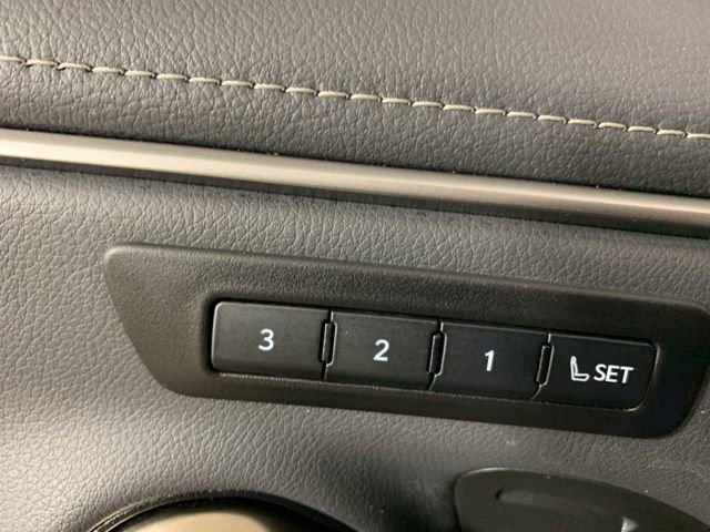 Used 2025 Lexus ES 300h F Sport w/ Accessory Package (Z2) image 18