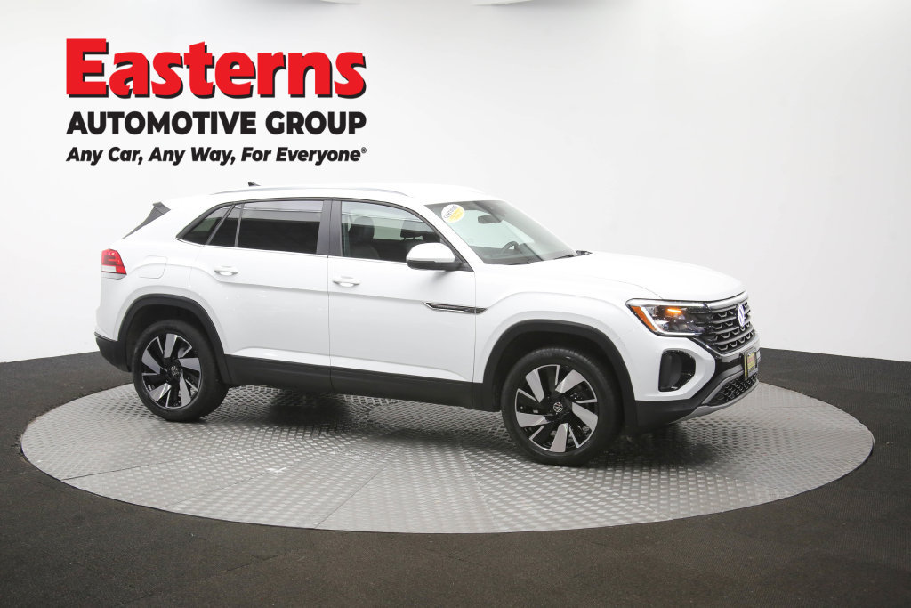 Used 2025 Volkswagen Atlas Cross Sport SE FWD image 48