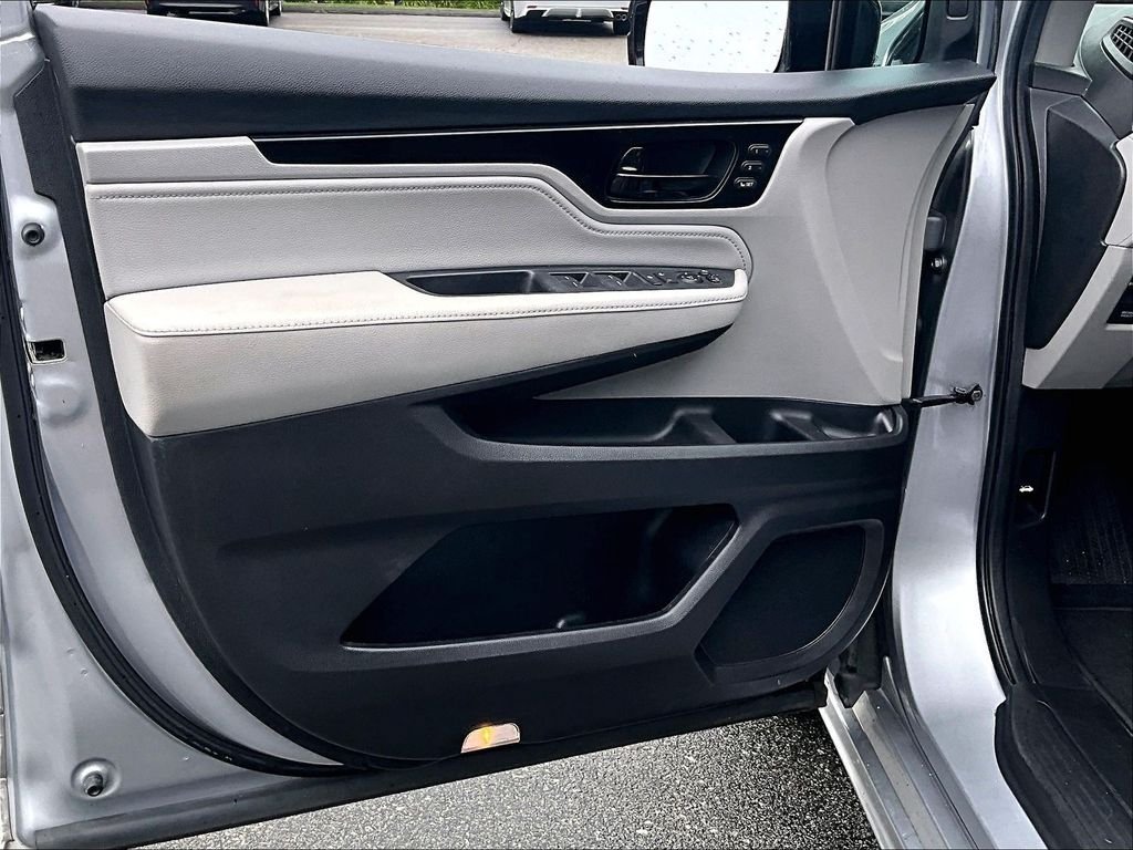 Used 2018 Honda Odyssey Elite image 9