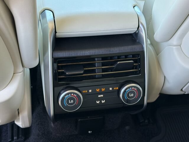 Used 2024 Land Rover Range Rover SE AWD/4WD image 14