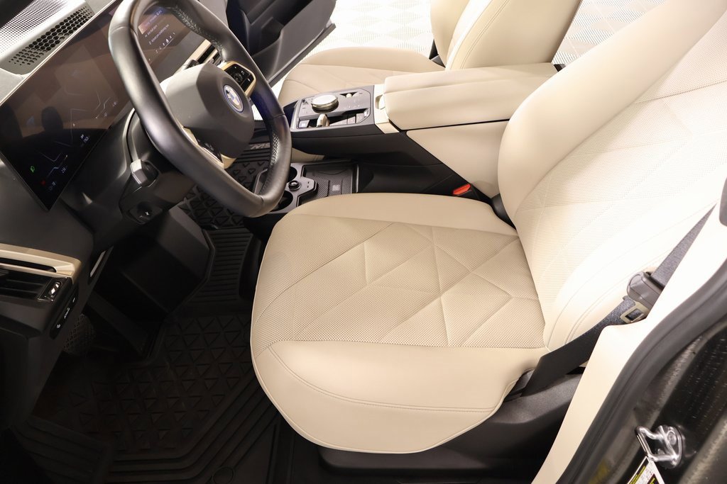 Used 2024 BMW iX xDrive50 w/ Sport Package image 12