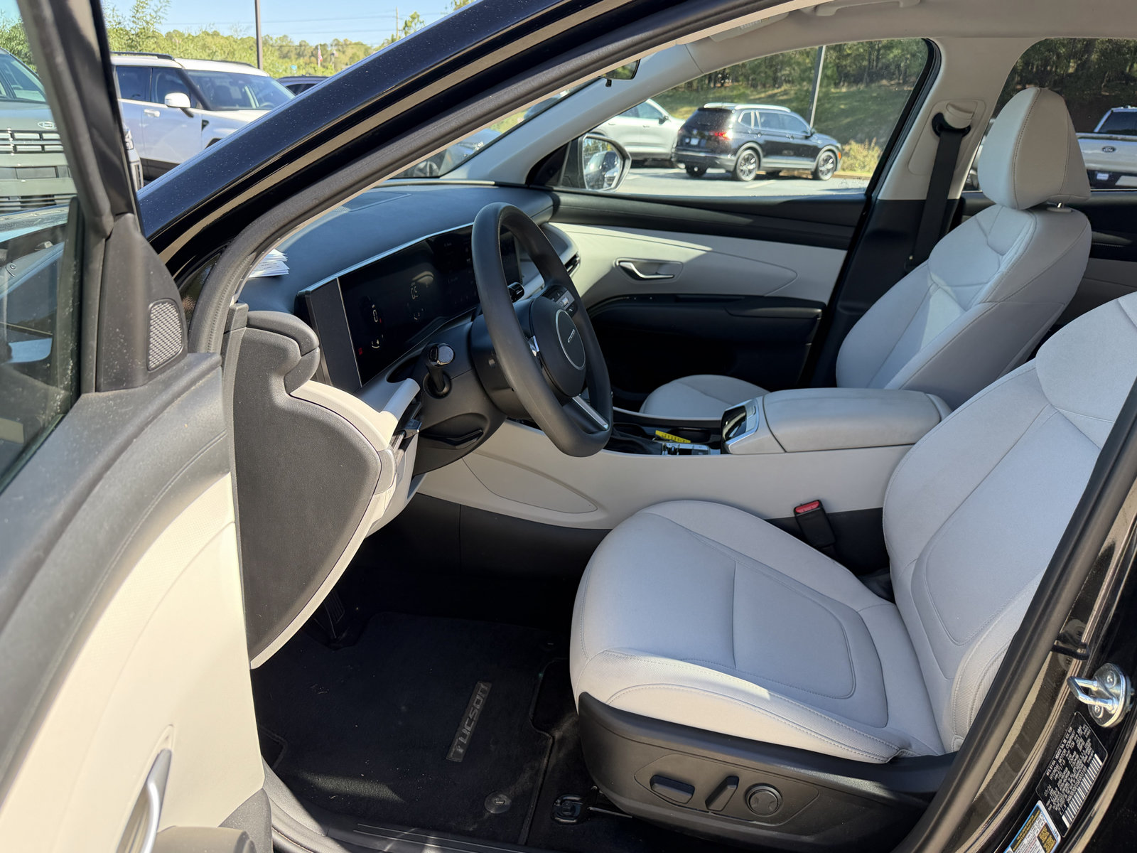 Used 2025 Hyundai Tucson SEL FWD image 11