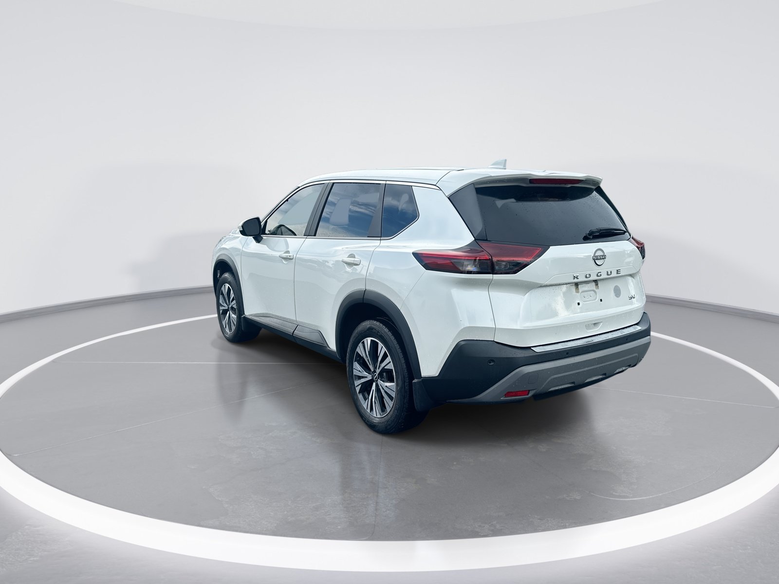 Used 2023 Nissan Rogue SV FWD image 7