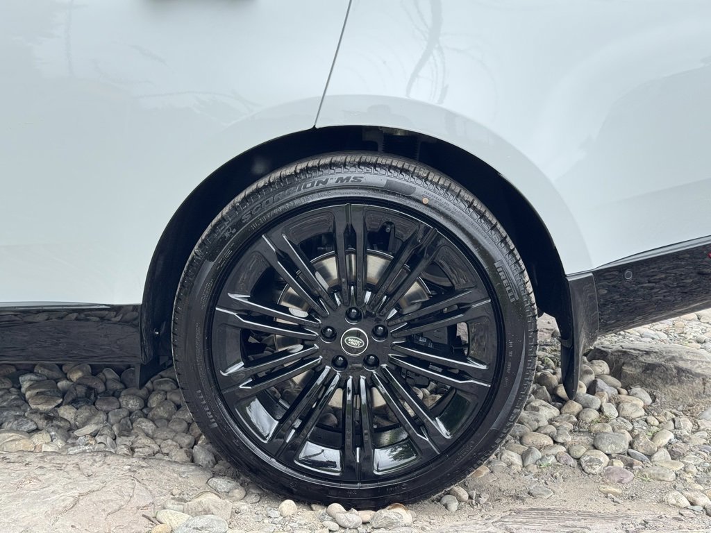 New 2025 Land Rover Range Rover SE image 9