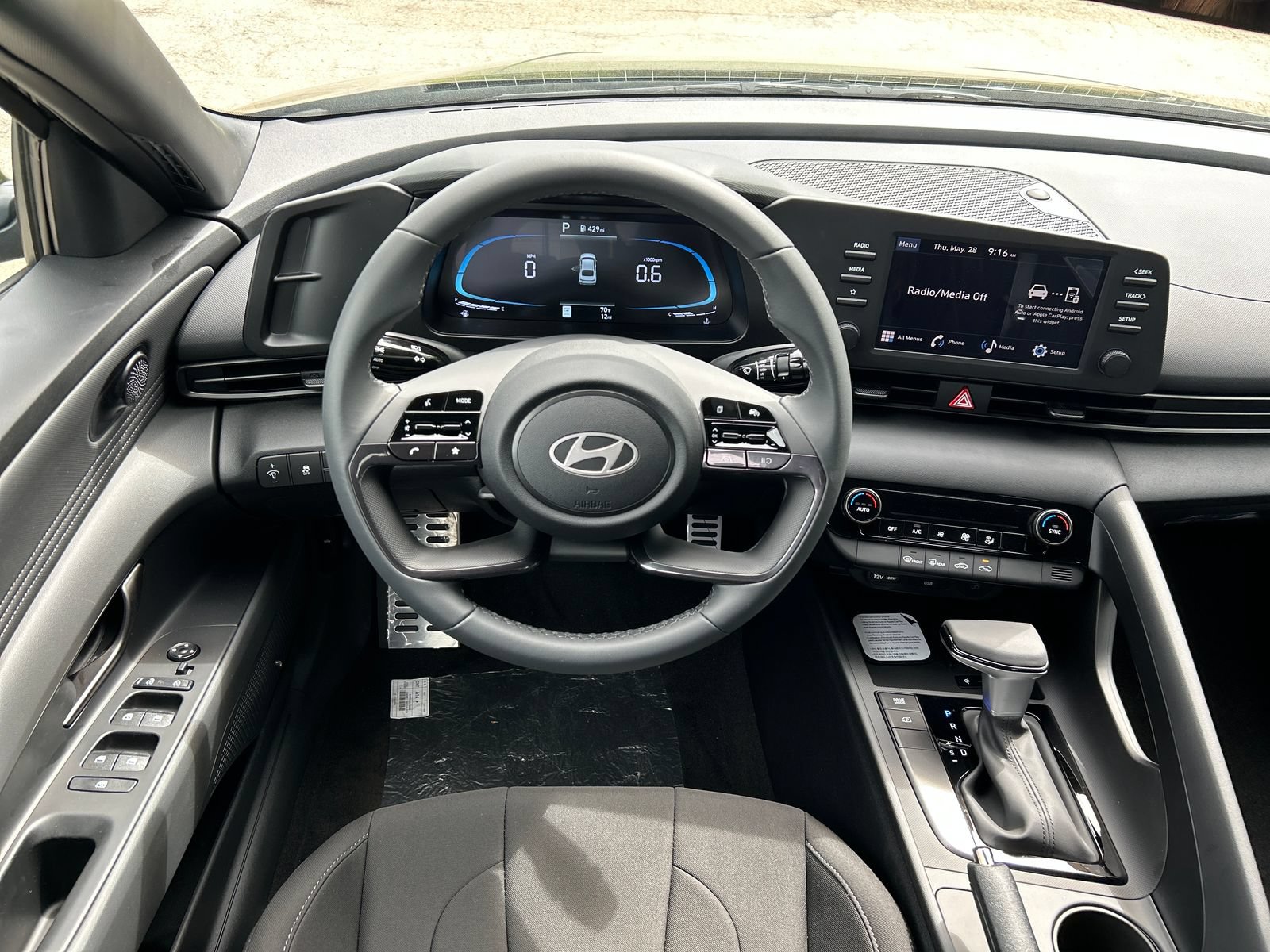 New 2026 Hyundai Elantra SEL Sport FWD image 16