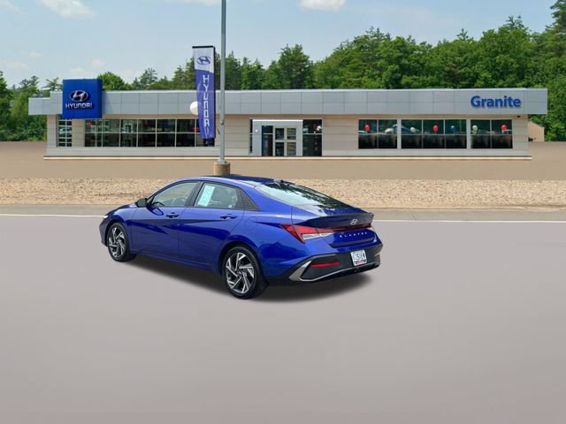 Certified 2025 Hyundai Elantra Sport FWD image 9