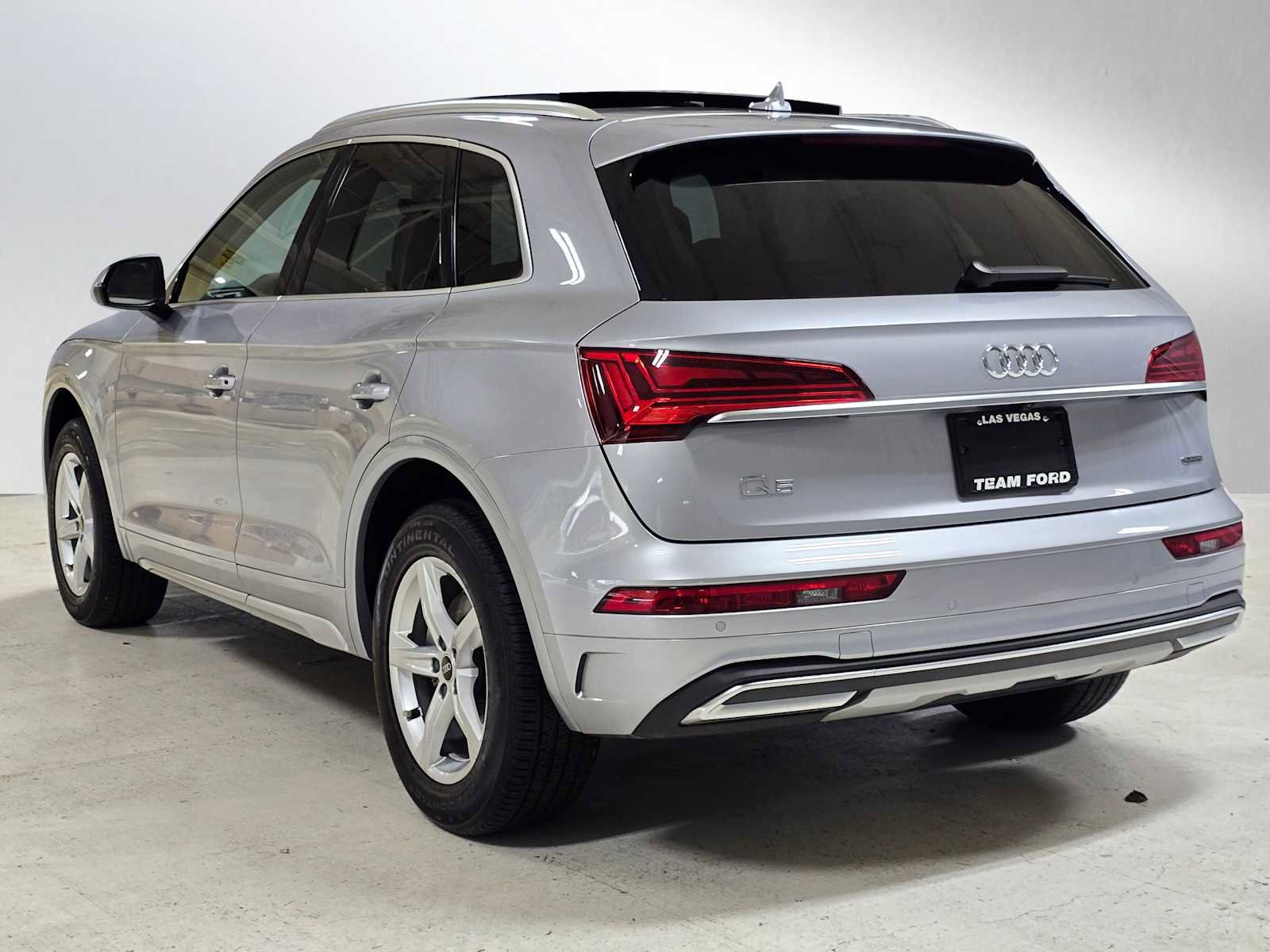 Used 2022 Audi Q5 2.0T Premium w/ Convenience Package image 5
