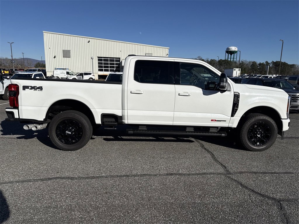 Used 2025 Ford F250 Lariat w/ Black Appearance Package image 8