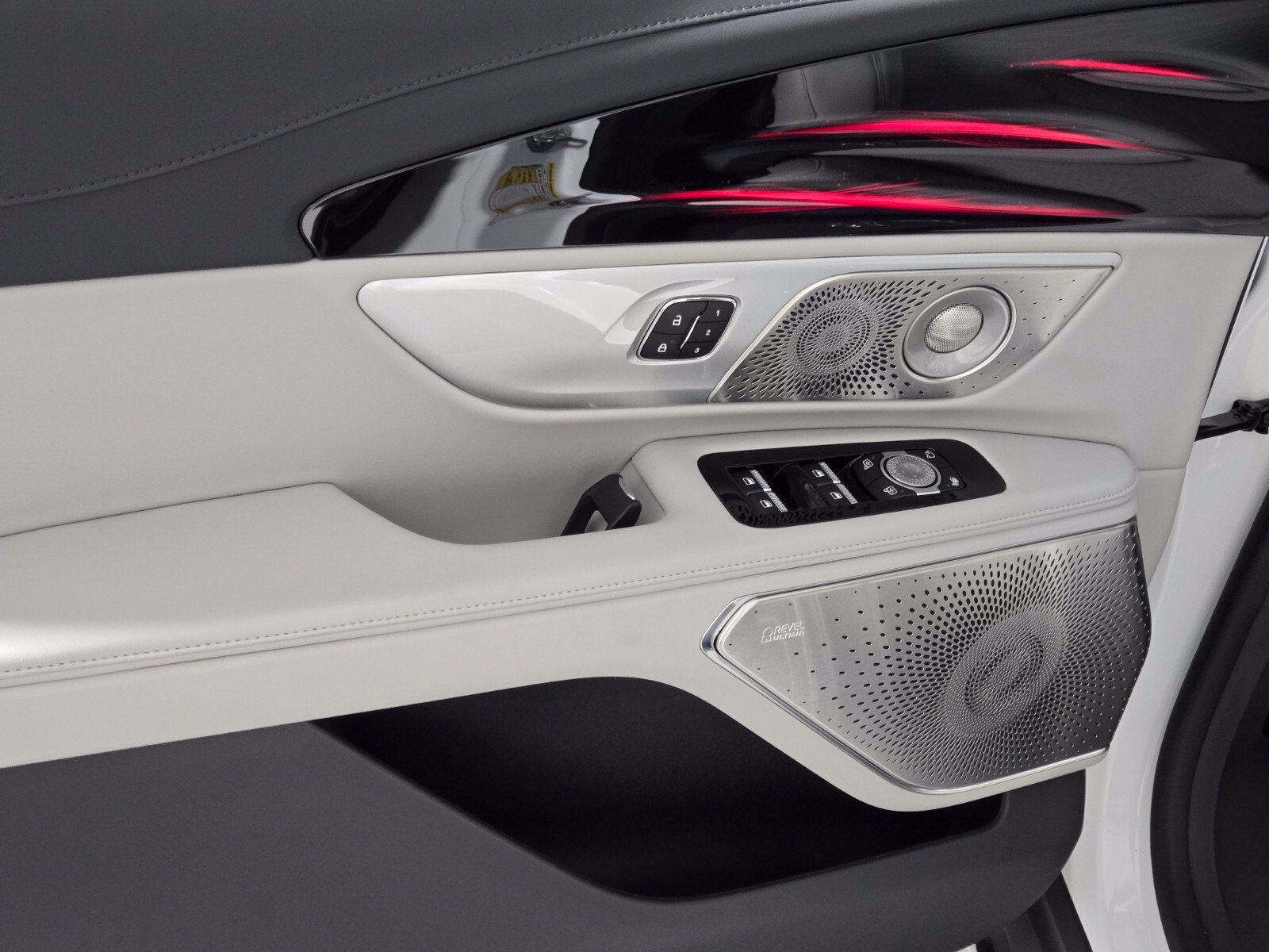New 2026 Lincoln Nautilus Reserve AWD/4WD image 24