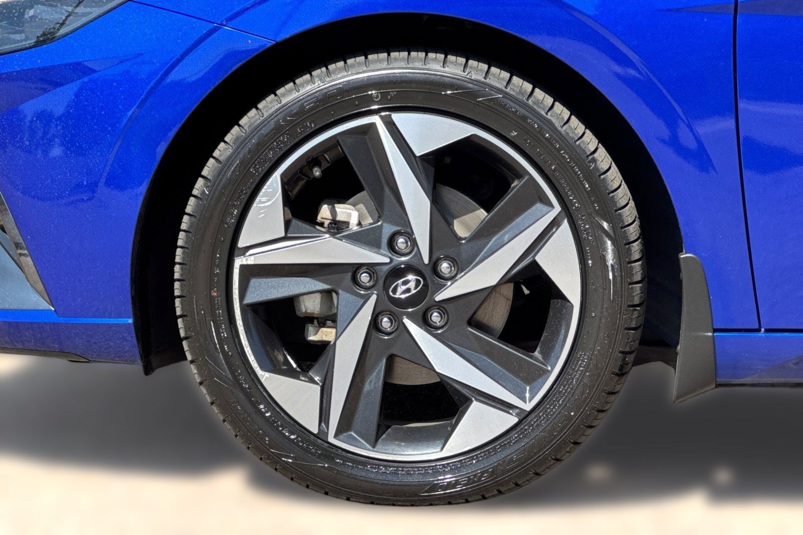 Used 2023 Hyundai Elantra Limited FWD image 13