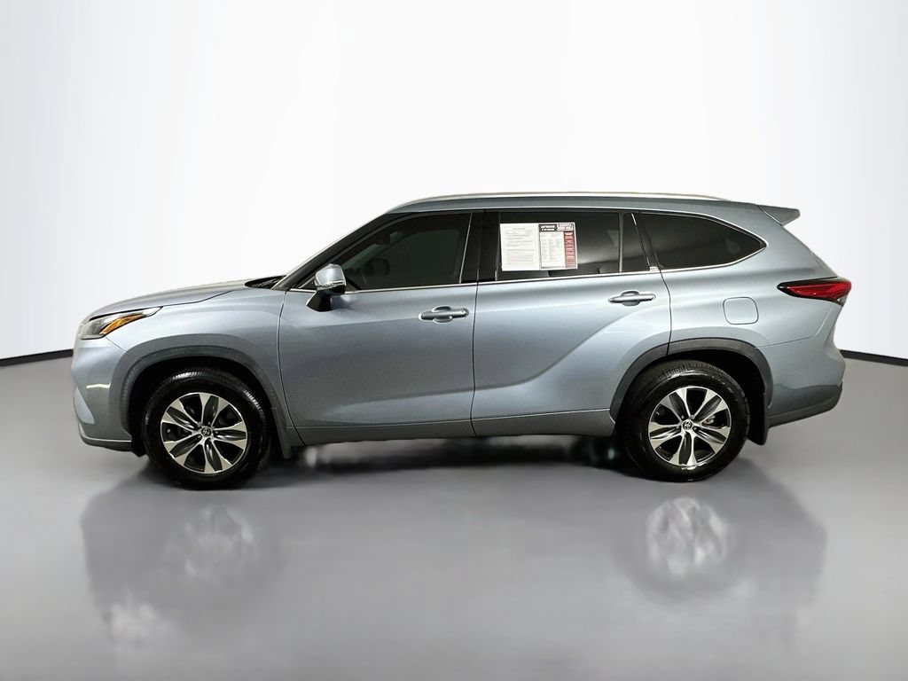 Used 2021 Toyota Highlander XLE FWD image 5