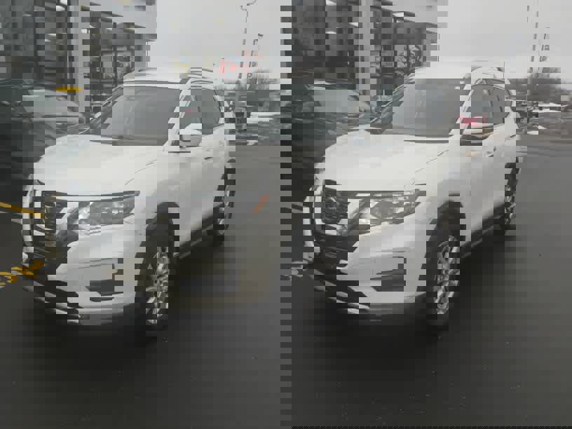 Used 2020 Nissan Rogue SV image 4