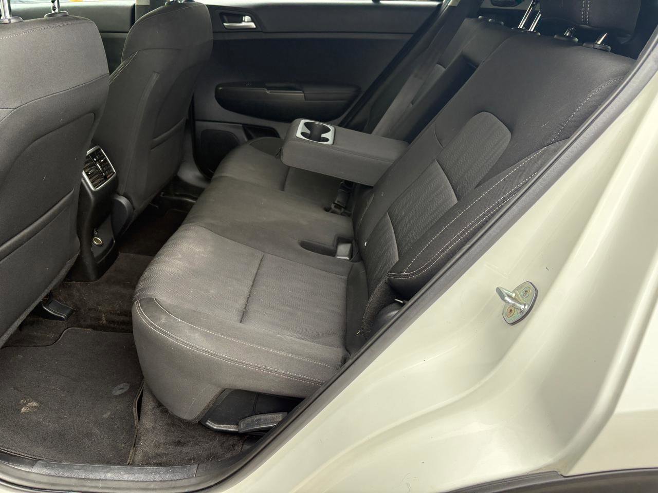 Used 2022 Kia Sportage LX image 10