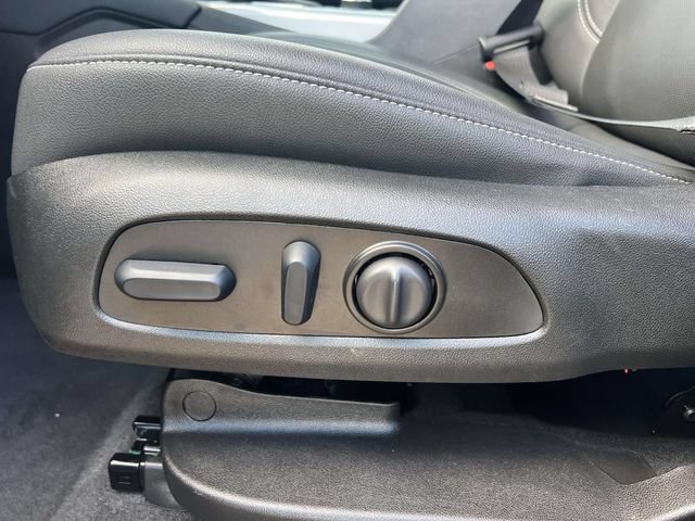 Used 2025 Chevrolet Blazer LT FWD image 22