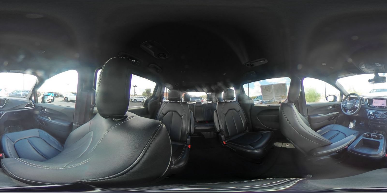 Used 2025 Chrysler Pacifica Select FWD image 44
