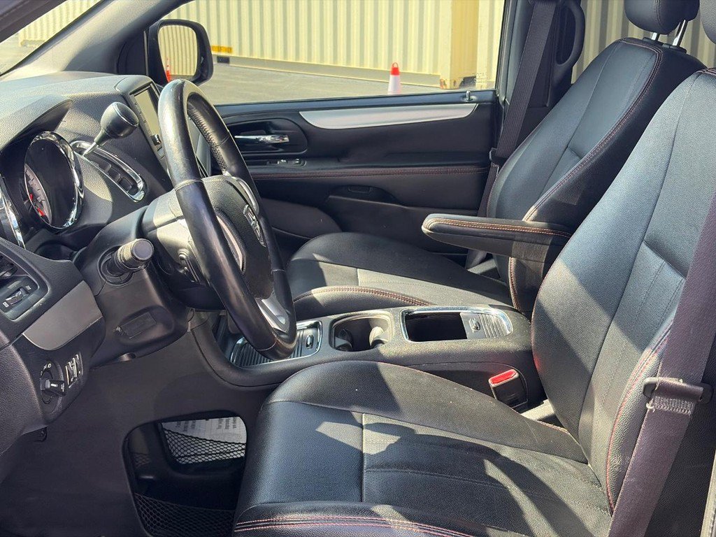 Used 2017 Dodge Grand Caravan GT FWD image 19