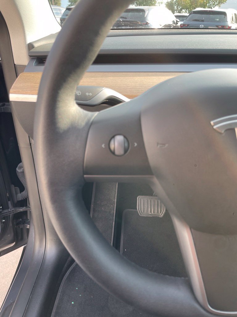 Used 2023 Tesla Model Y Performance AWD/4WD image 15