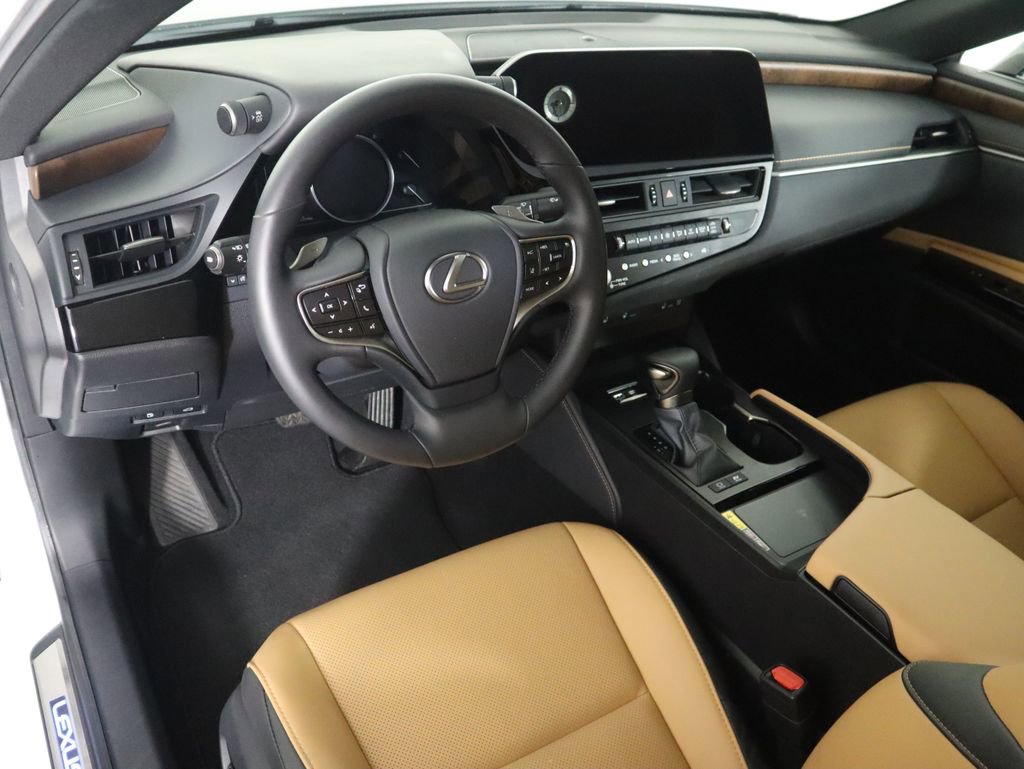 Certified 2025 Lexus ES 300h w/ Premium Package image 9