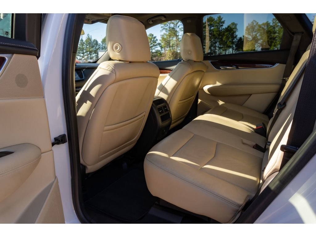 Used 2018 Cadillac XT5 Luxury w/ Driver Awareness Package image 13