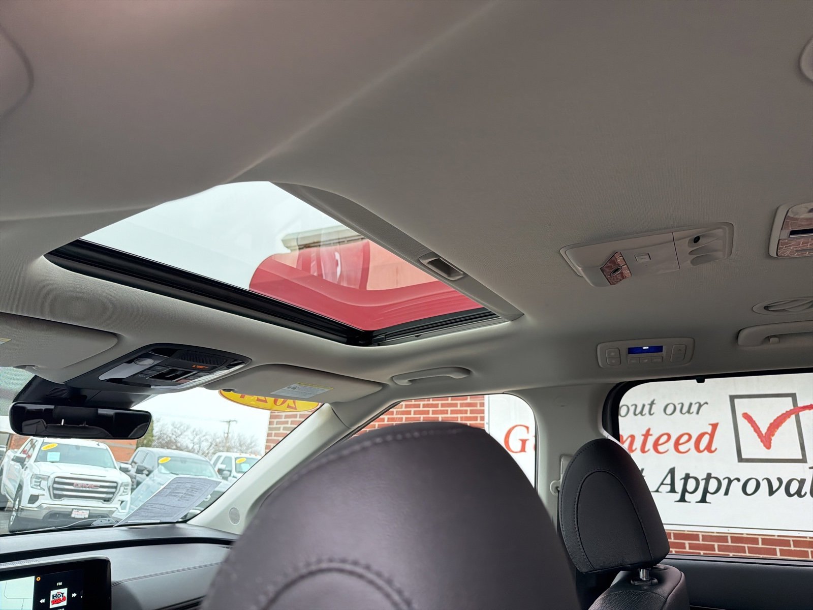 Used 2024 Kia Carnival SX Prestige image 22