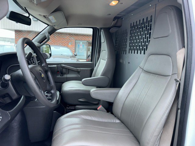 Used 2025 Chevrolet Express 2500 w/ Driver Convenience Package RWD image 17