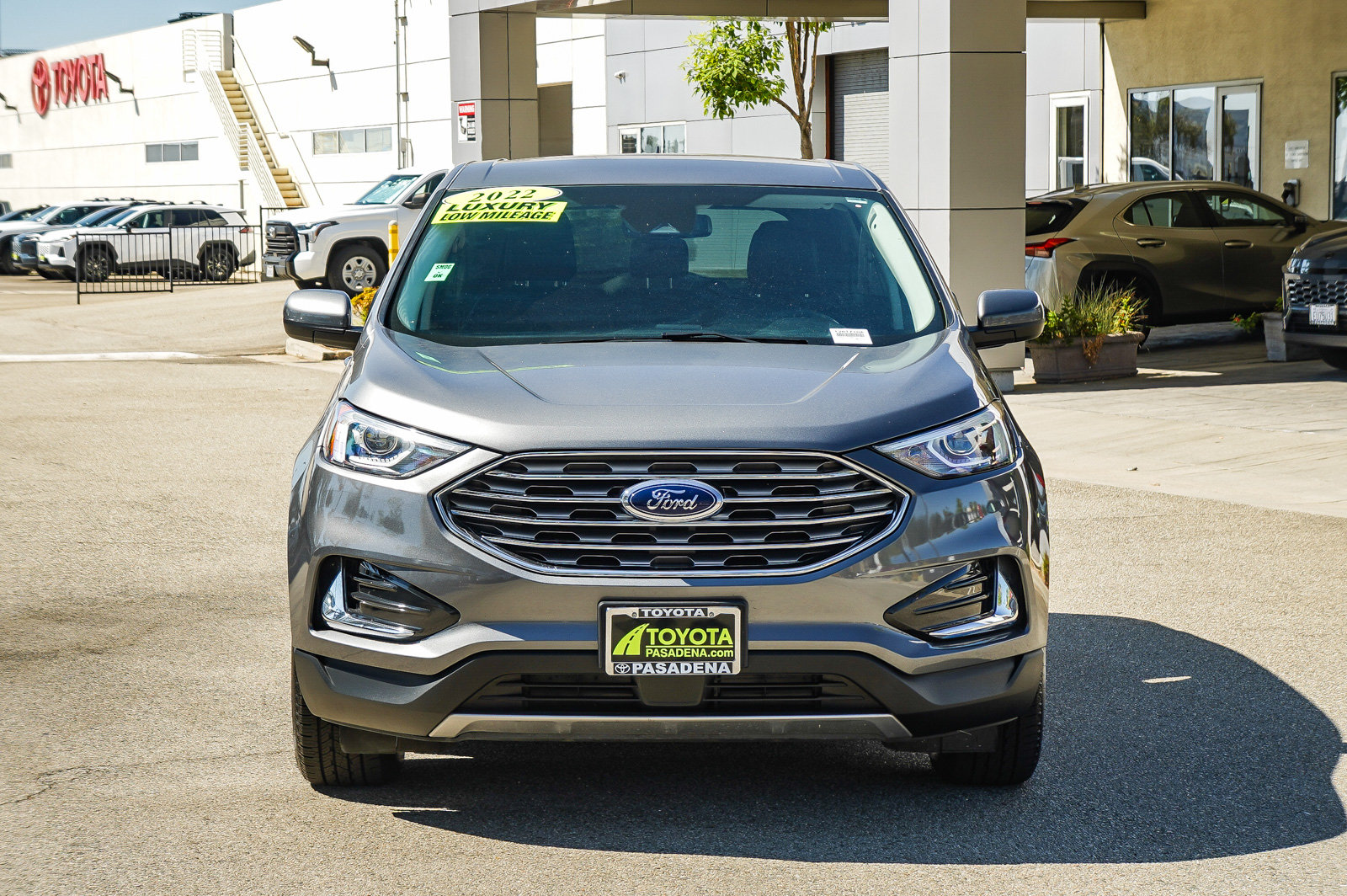 Used 2022 Ford Edge SEL AWD/4WD image 2