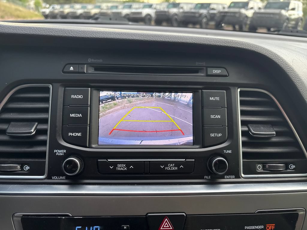 Used 2015 Hyundai Sonata SE w/ Option Group 09 FWD image 11