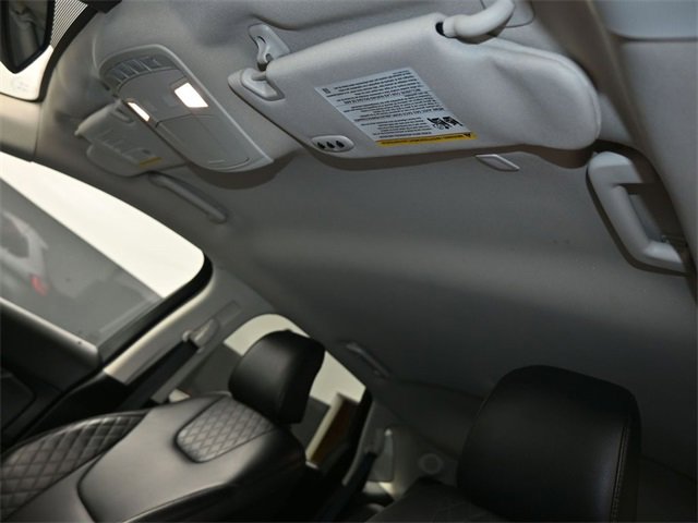 Used 2024 Ford Edge Titanium image 23