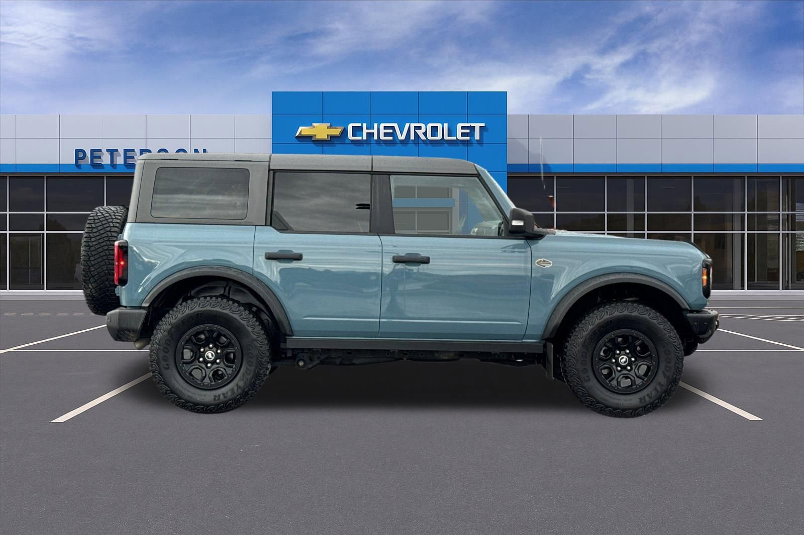Used 2023 Ford Bronco Wildtrak image 3