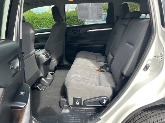 Used 2019 Toyota Highlander LE image 15