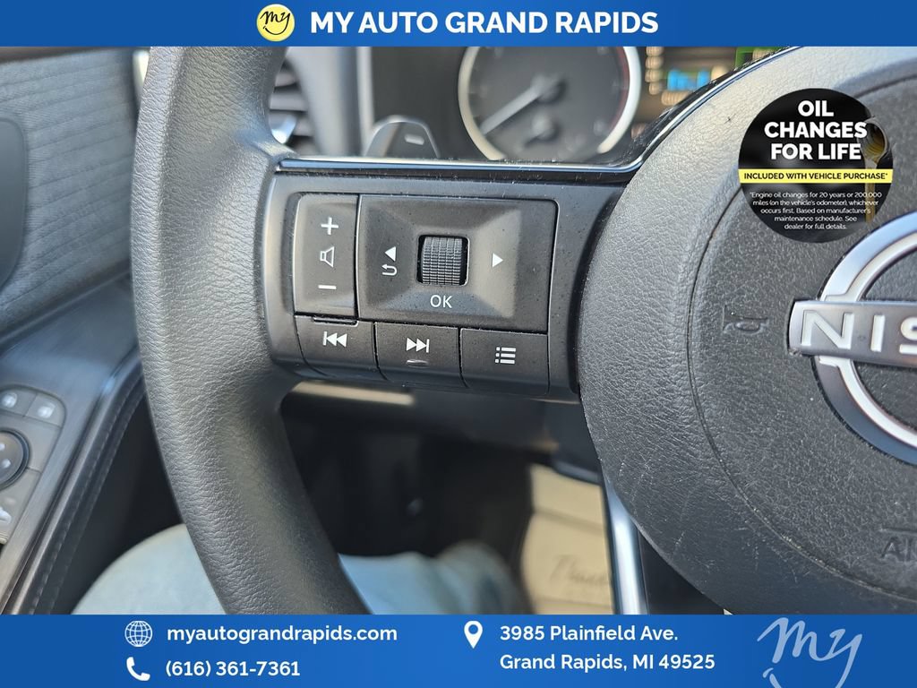 Used 2023 Nissan Rogue SV AWD/4WD image 15
