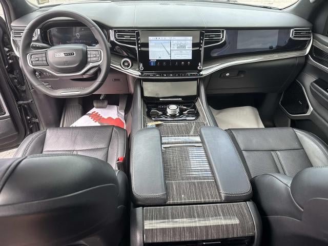 Used 2022 Jeep Wagoneer Series III w/ Premium Group I AWD/4WD image 19